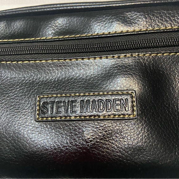 Steve Madden Black Dopp/Shave Travel Bag Slight Wear Signs on Trim - Clean Bag! - Picture 2 of 10